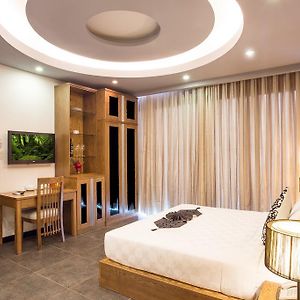 Superior rom med en king-size seng